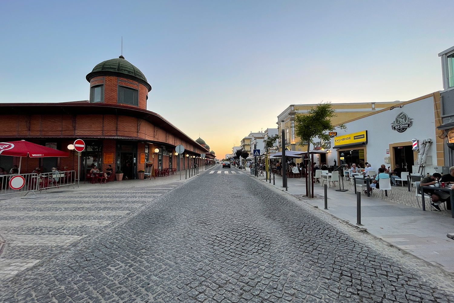 Avenida 5 de Outubro em Olhão sem trânsito até 31 de agosto às sextas